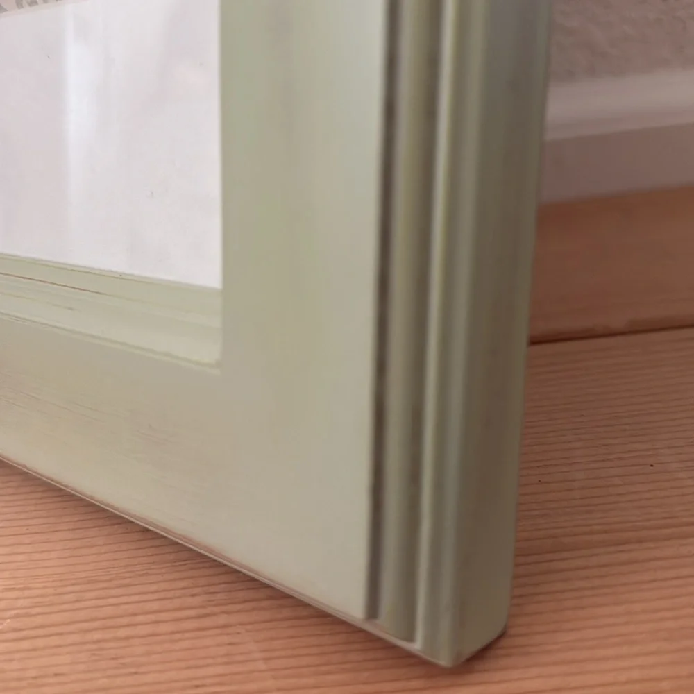 NWOT 10”x12” heavy pale green rustic finish desk frame w/mat for 3.5”x5” photo